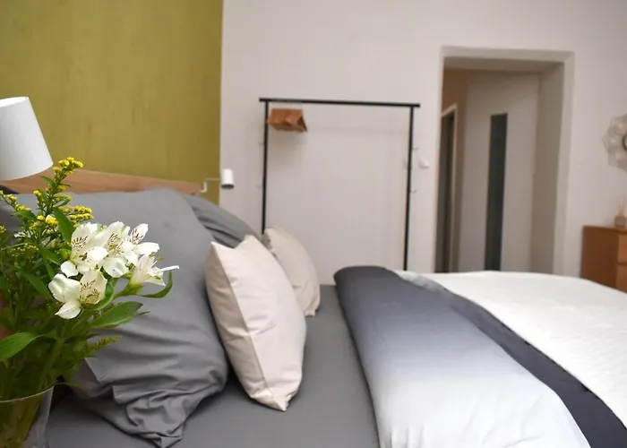 One Bedroom شقة *
